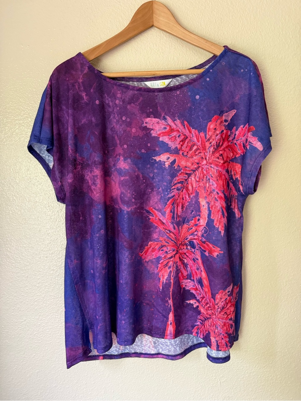 Art & Sol Women’s Purple Palm-Print Short Sleeve Top